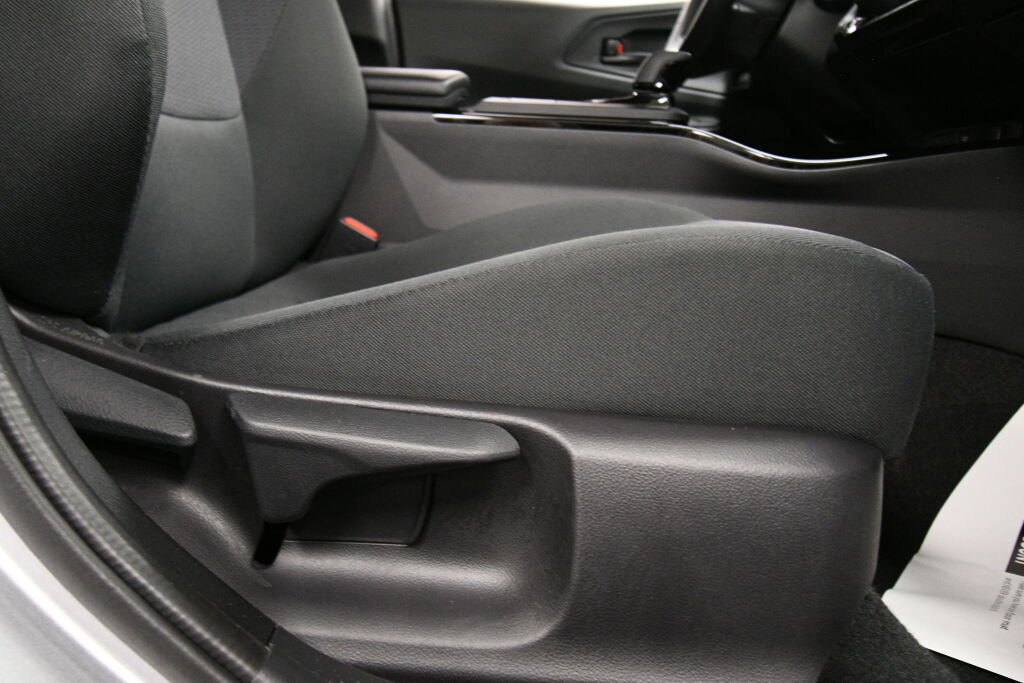 Used 2024 Toyota Prius LE image 25