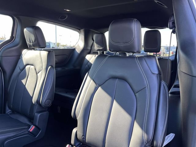 New 2026 Chrysler Pacifica Select w/ S Appearance Package FWD image 25