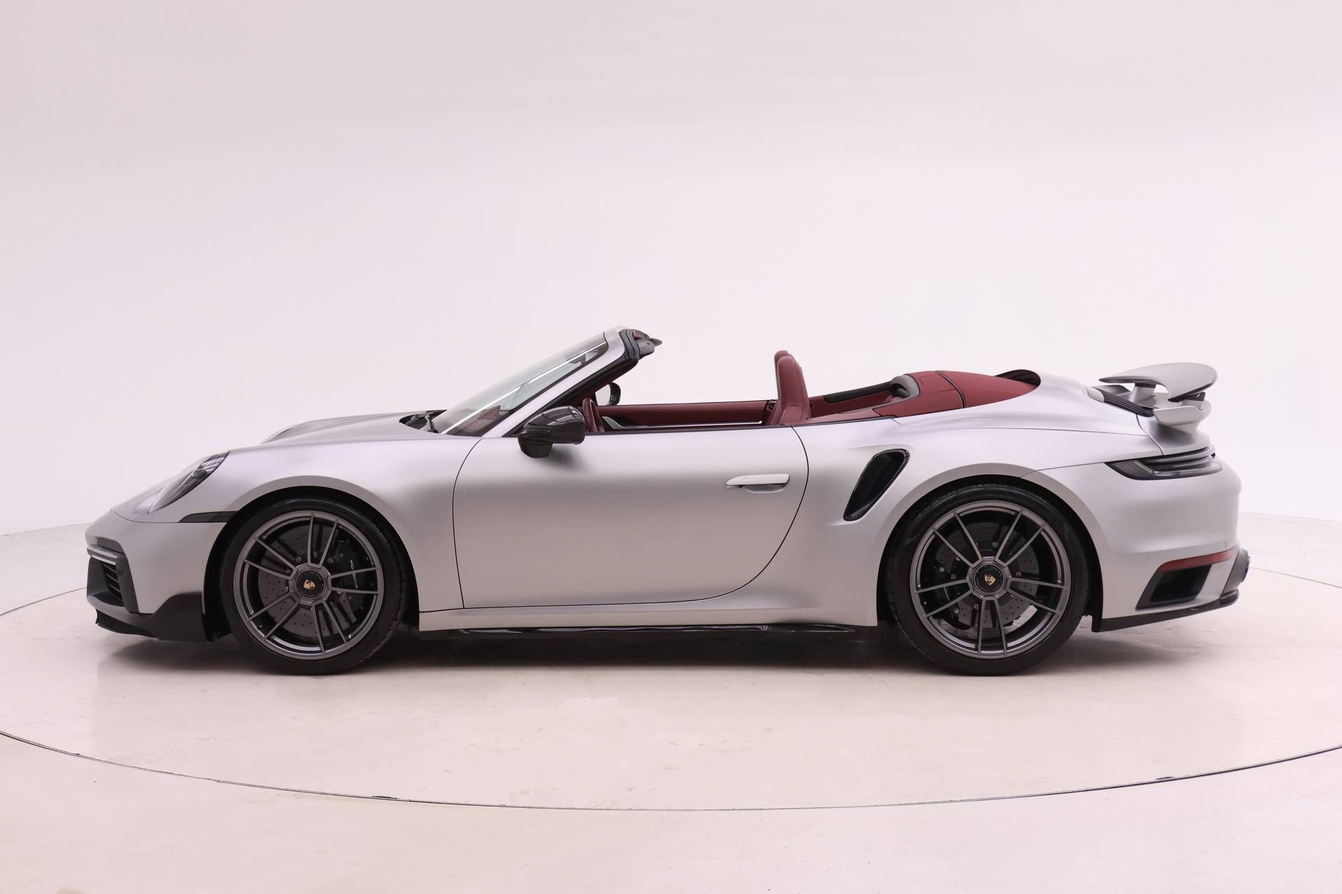 Certified 2022 Porsche 911 Turbo S image 2