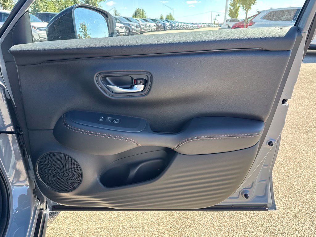 Certified 2025 Honda HR-V Sport image 37