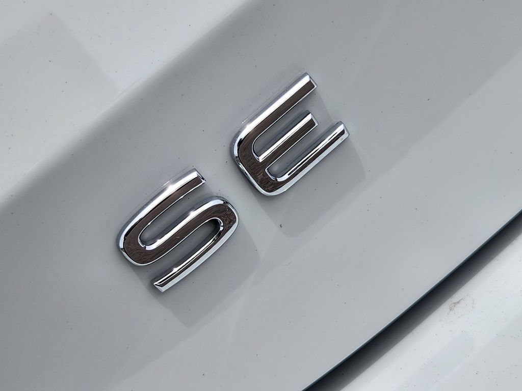 Certified 2025 Volkswagen Taos SE AWD/4WD image 8