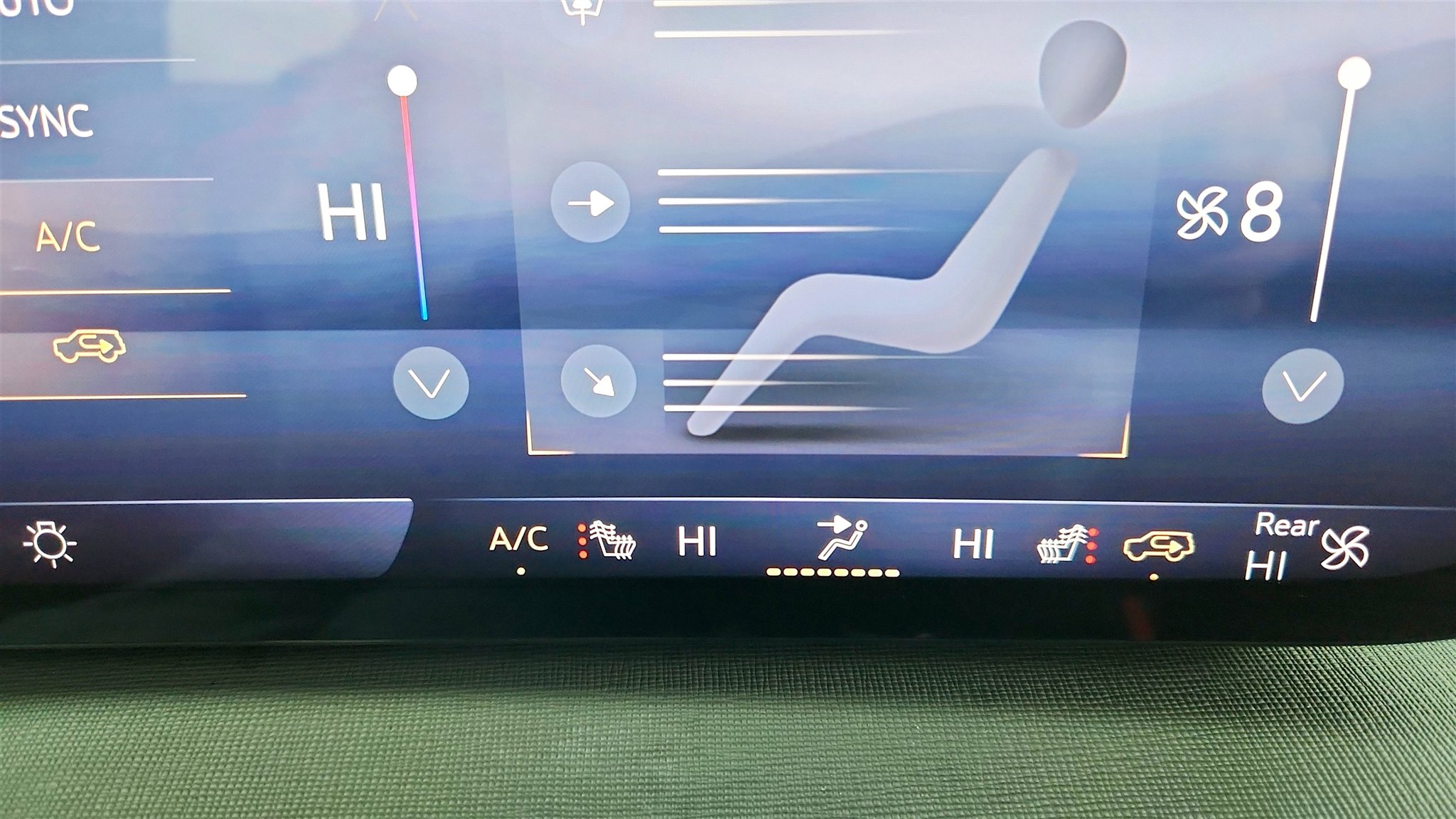 Used 2025 Buick Enclave Preferred image 24