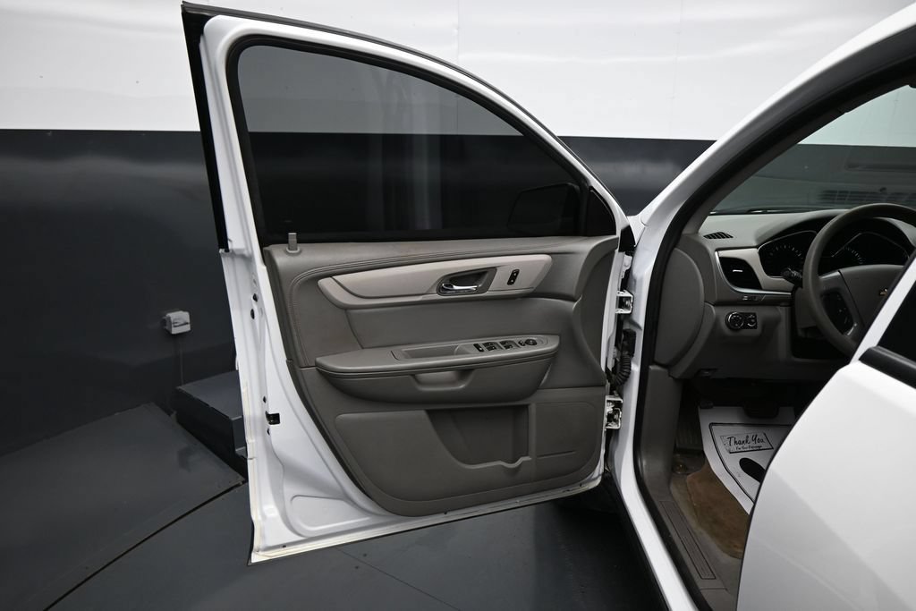 Used 2017 Chevrolet Traverse LS FWD image 10