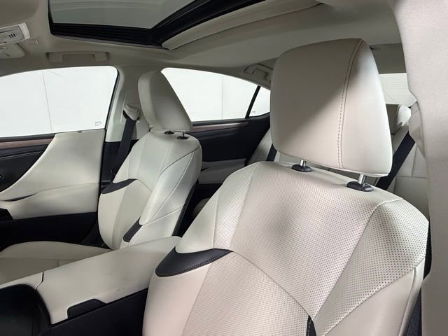 Certified 2025 Lexus ES 300h 300h w/ Premium Package image 16
