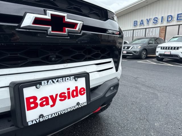 Used 2024 Chevrolet Colorado ZR2 w/ Technology Package AWD/4WD image 19