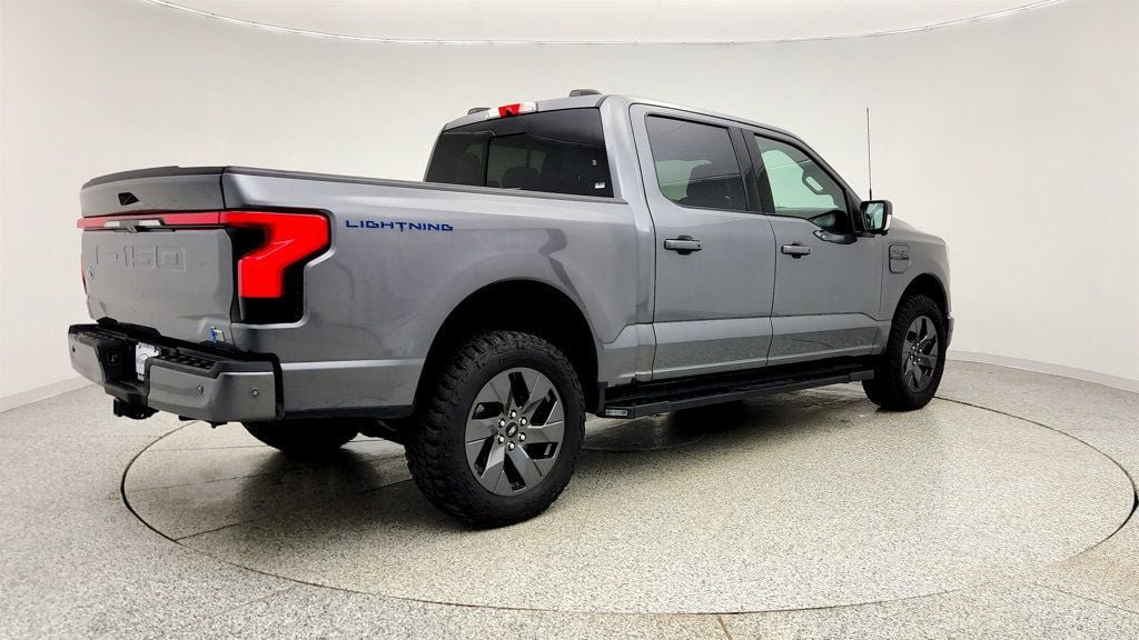 Used 2022 Ford F150 Lightning Lariat AWD/4WD image 5