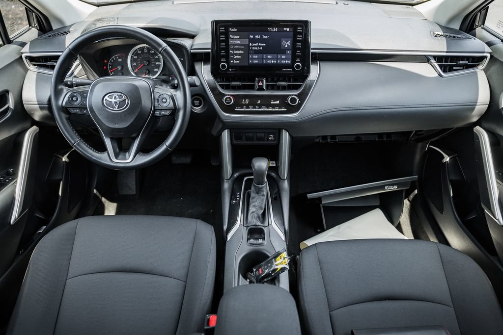 Used 2022 Toyota Corolla Cross LE AWD/4WD image 17
