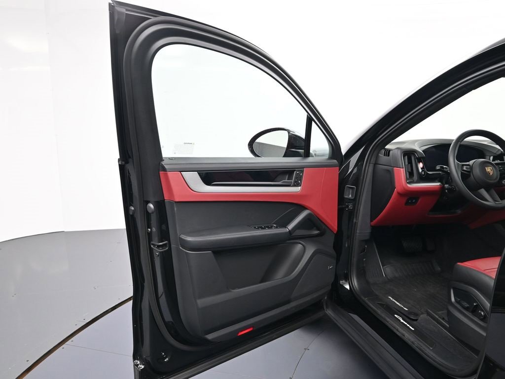 Certified 2026 Porsche Cayenne Coupe image 16