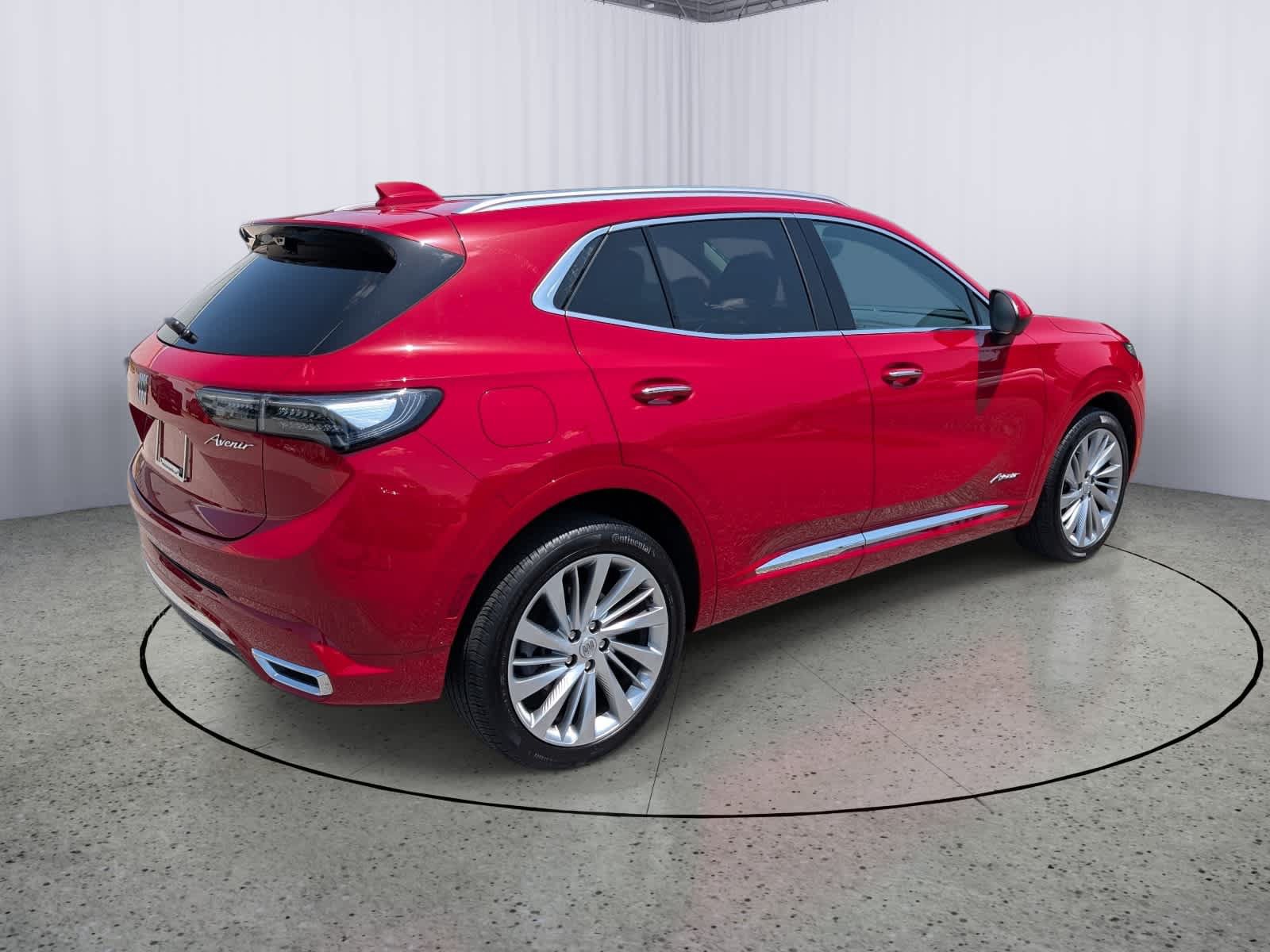 Certified 2025 Buick Envision Avenir AWD/4WD image 3