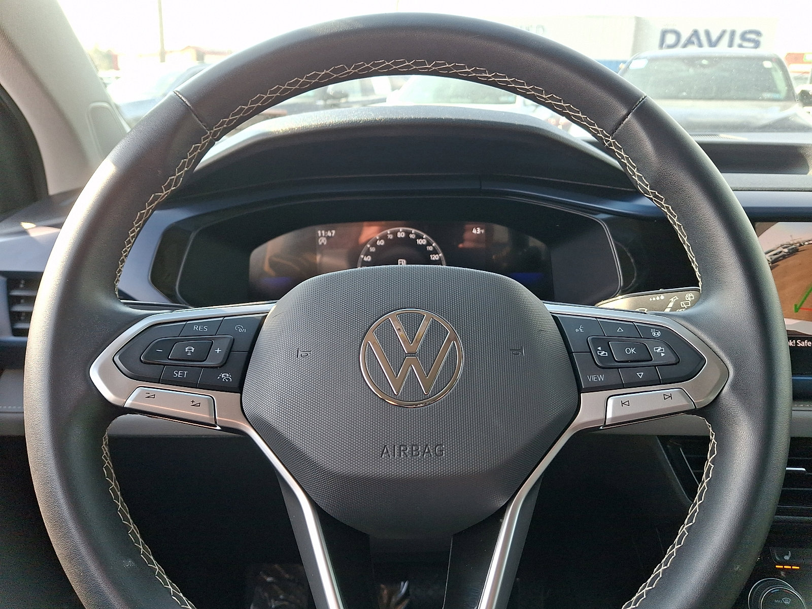 Used 2024 Volkswagen Taos SE image 18