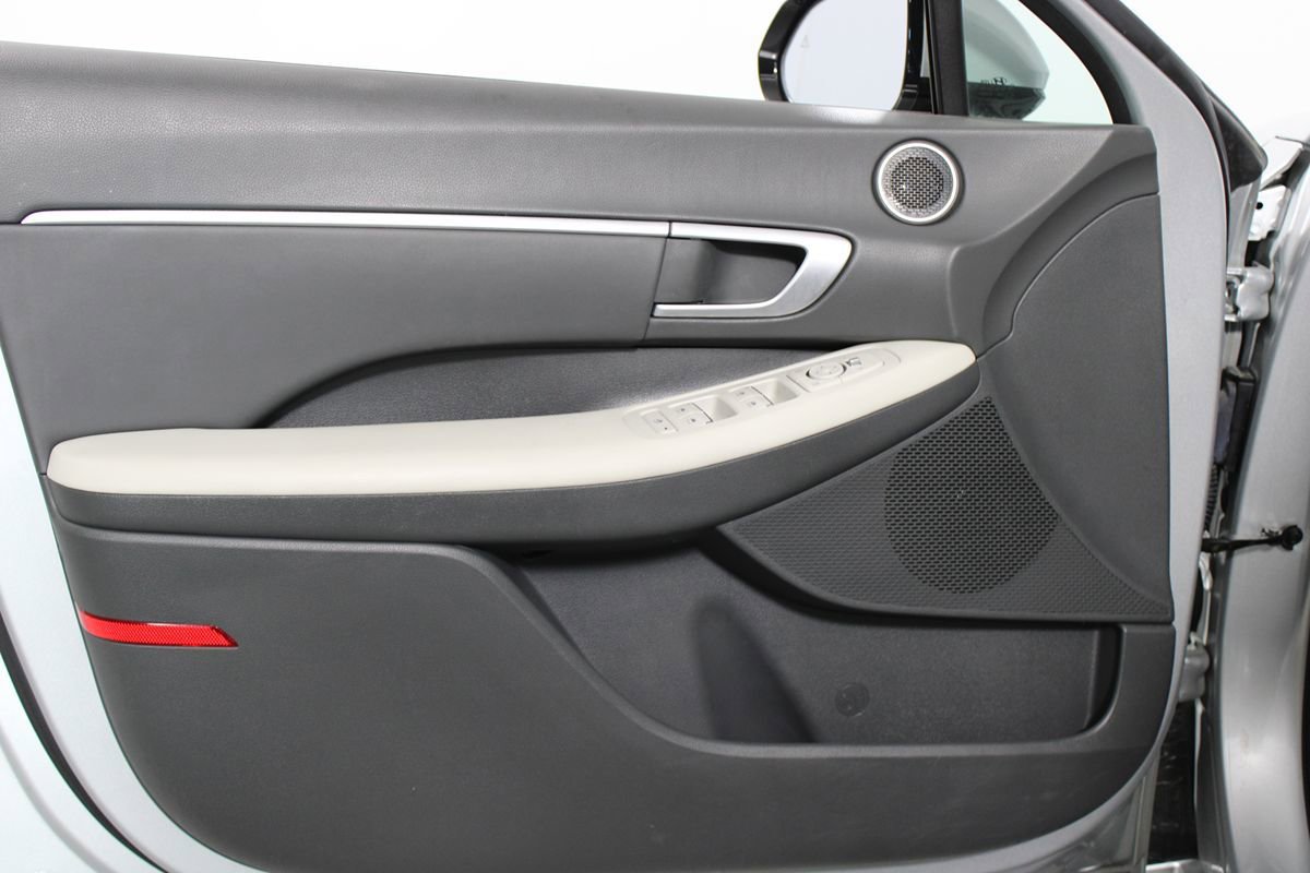 Used 2025 Hyundai Sonata SEL FWD image 27