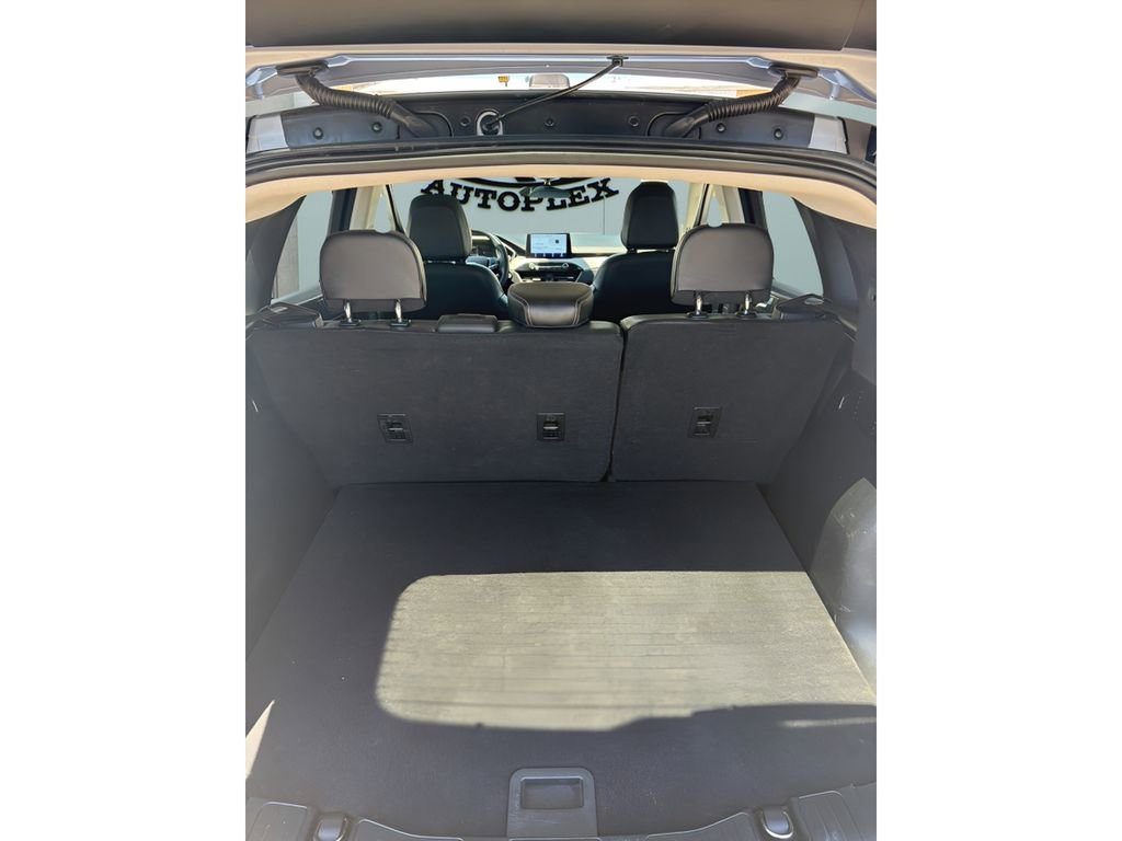 Used 2022 Ford Escape SEL FWD image 17