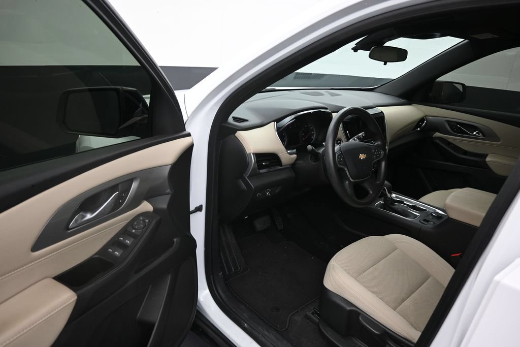 Used 2023 Chevrolet Traverse LS FWD image 10