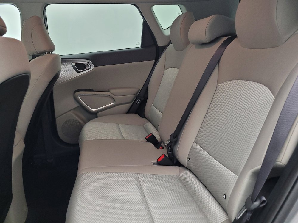 Used 2025 Kia Soul LX w/ LX Technology Package image 18