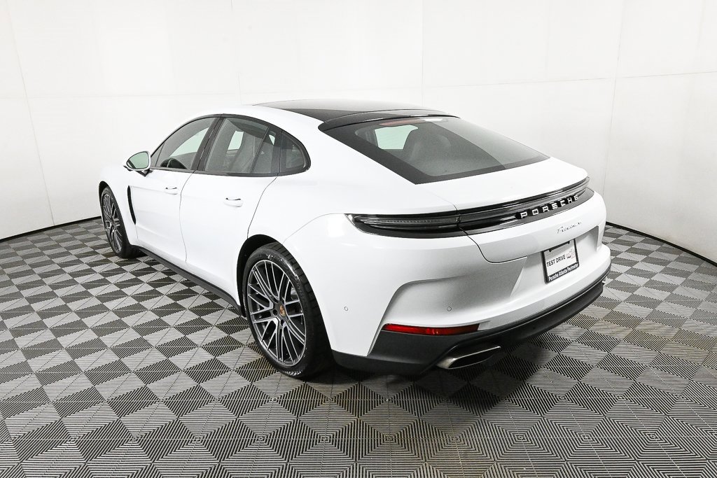 New 2026 Porsche Panamera image 3