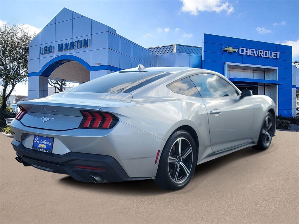 Used 2024 Ford Mustang Coupe image 3