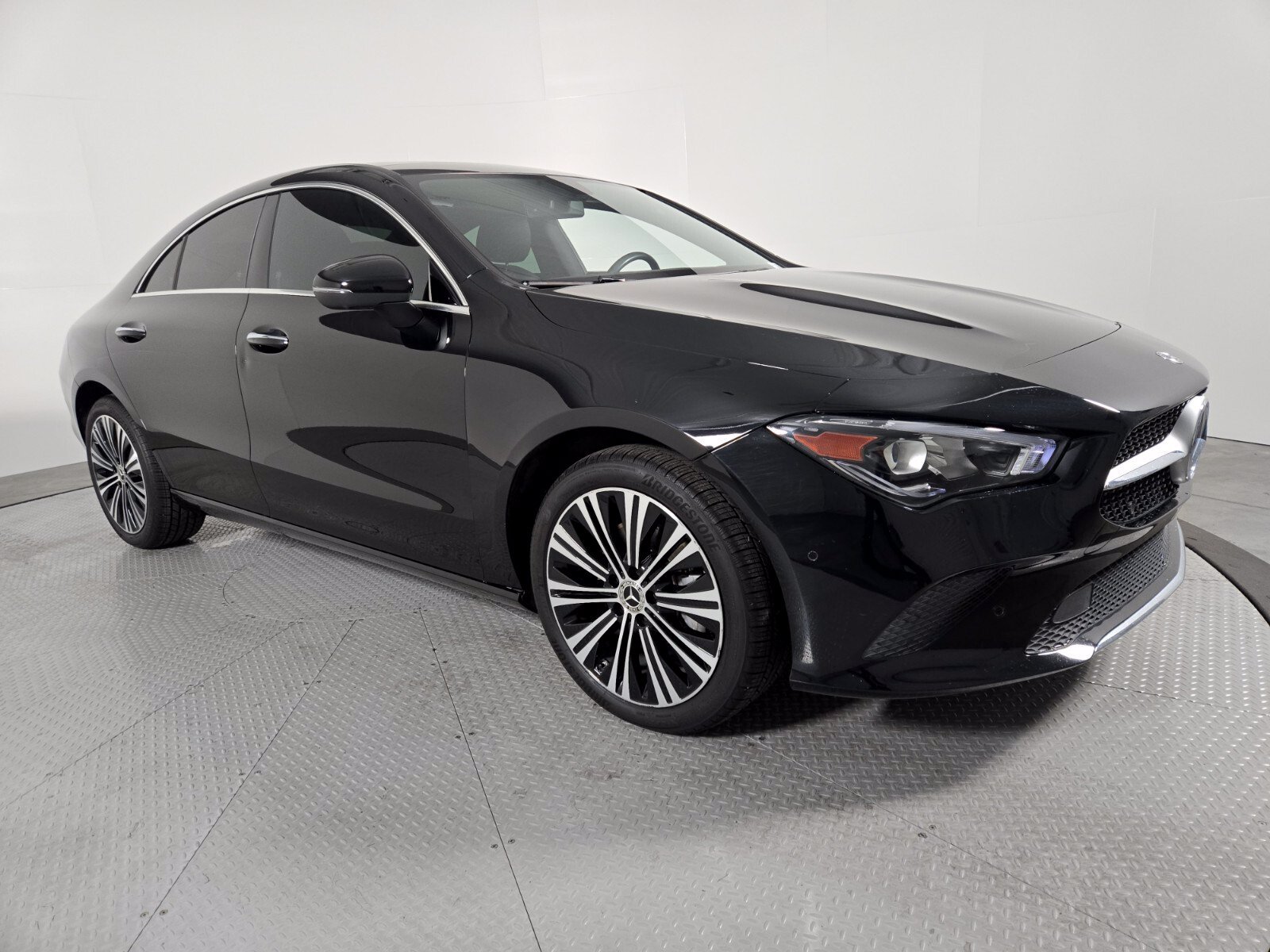 Used 2023 Mercedes-Benz CLA 250 image 3