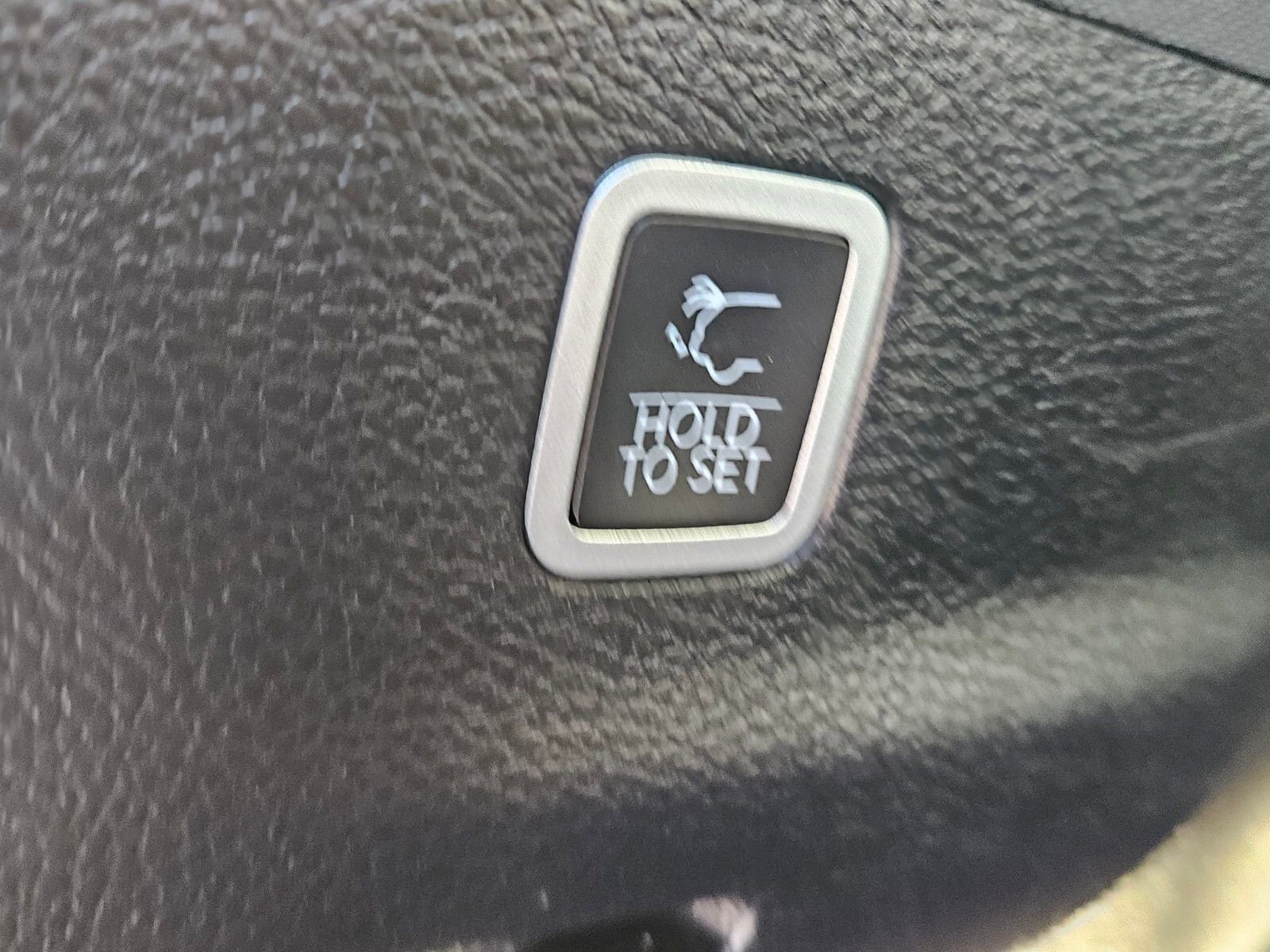 Used 2024 Jeep Wagoneer L Series II w/ Flexible Seating Group image 12