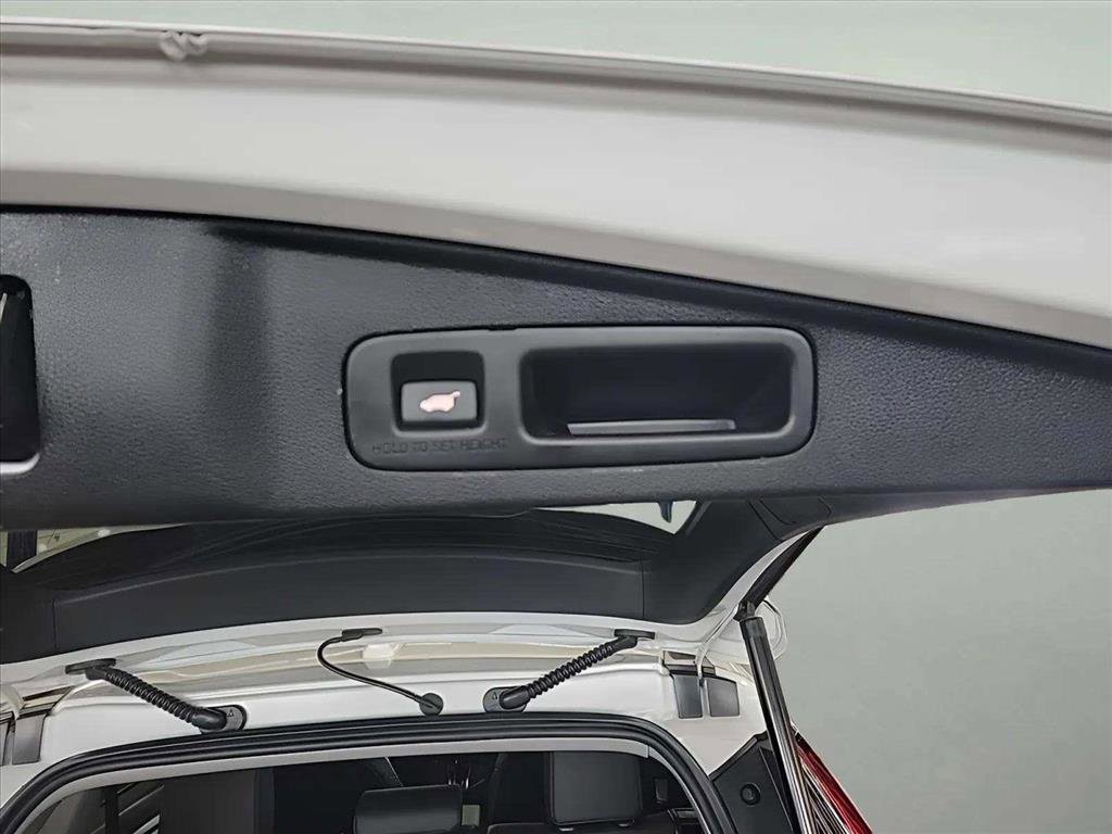 Used 2022 Honda CR-V Touring image 28