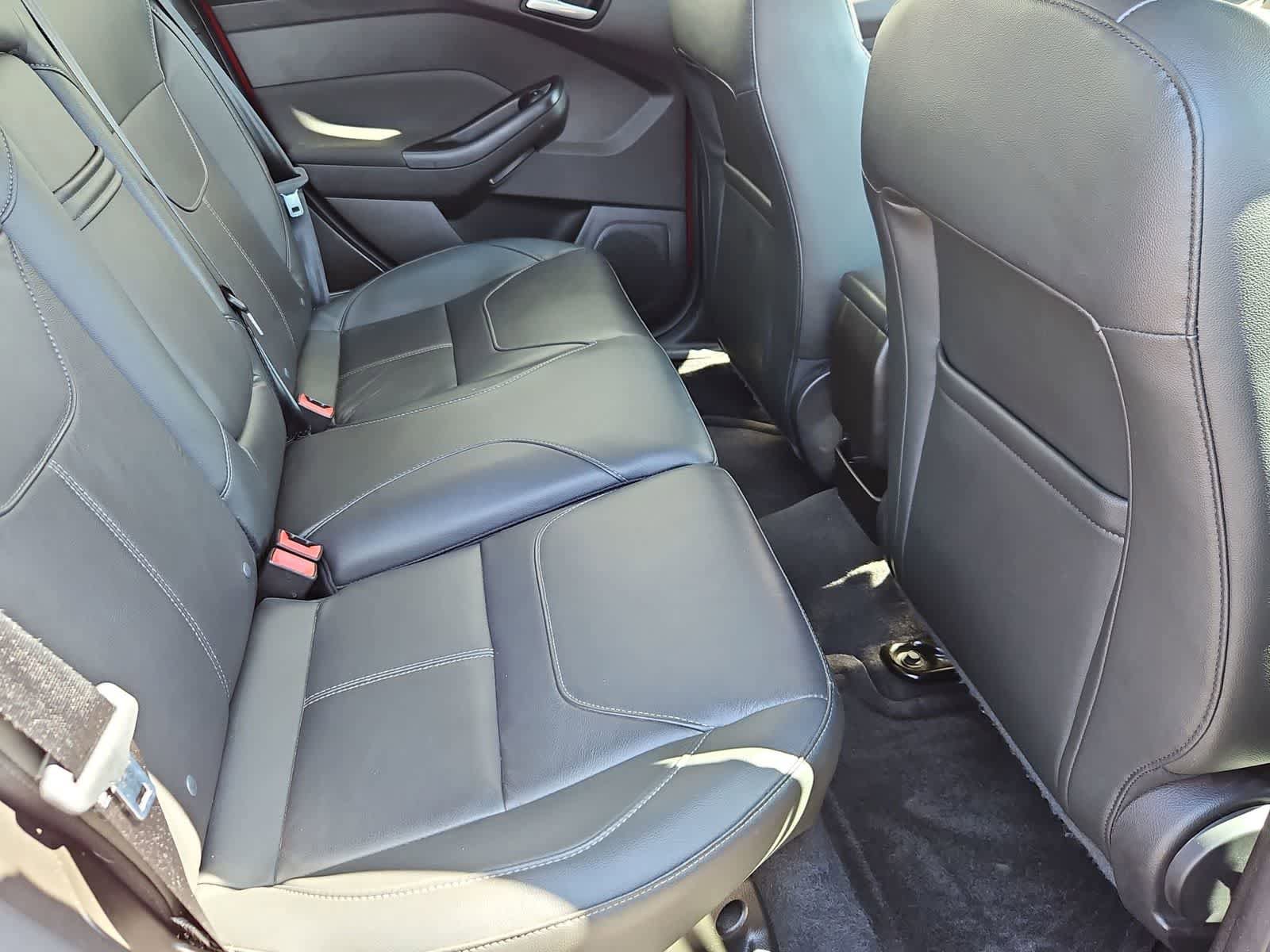 Used 2016 Ford Focus SE w/ Equipment Group 201A FWD image 20
