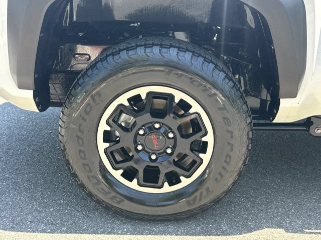 Used 2024 Toyota Tacoma TRD Off-Road AWD/4WD image 20