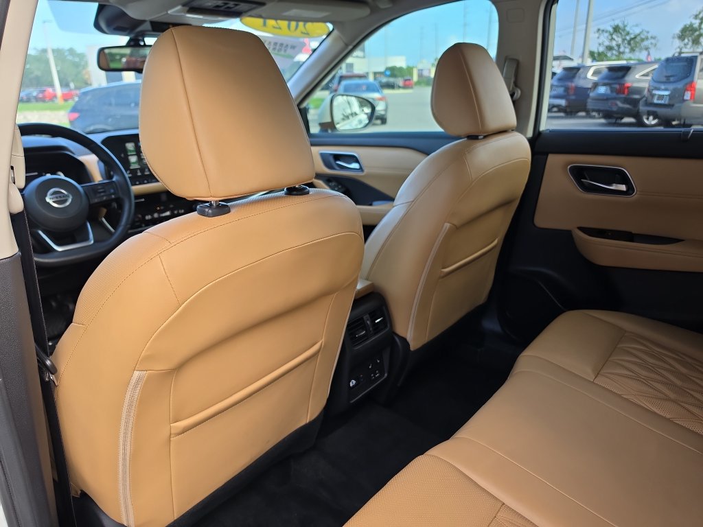 Used 2021 Nissan Rogue Platinum FWD image 13