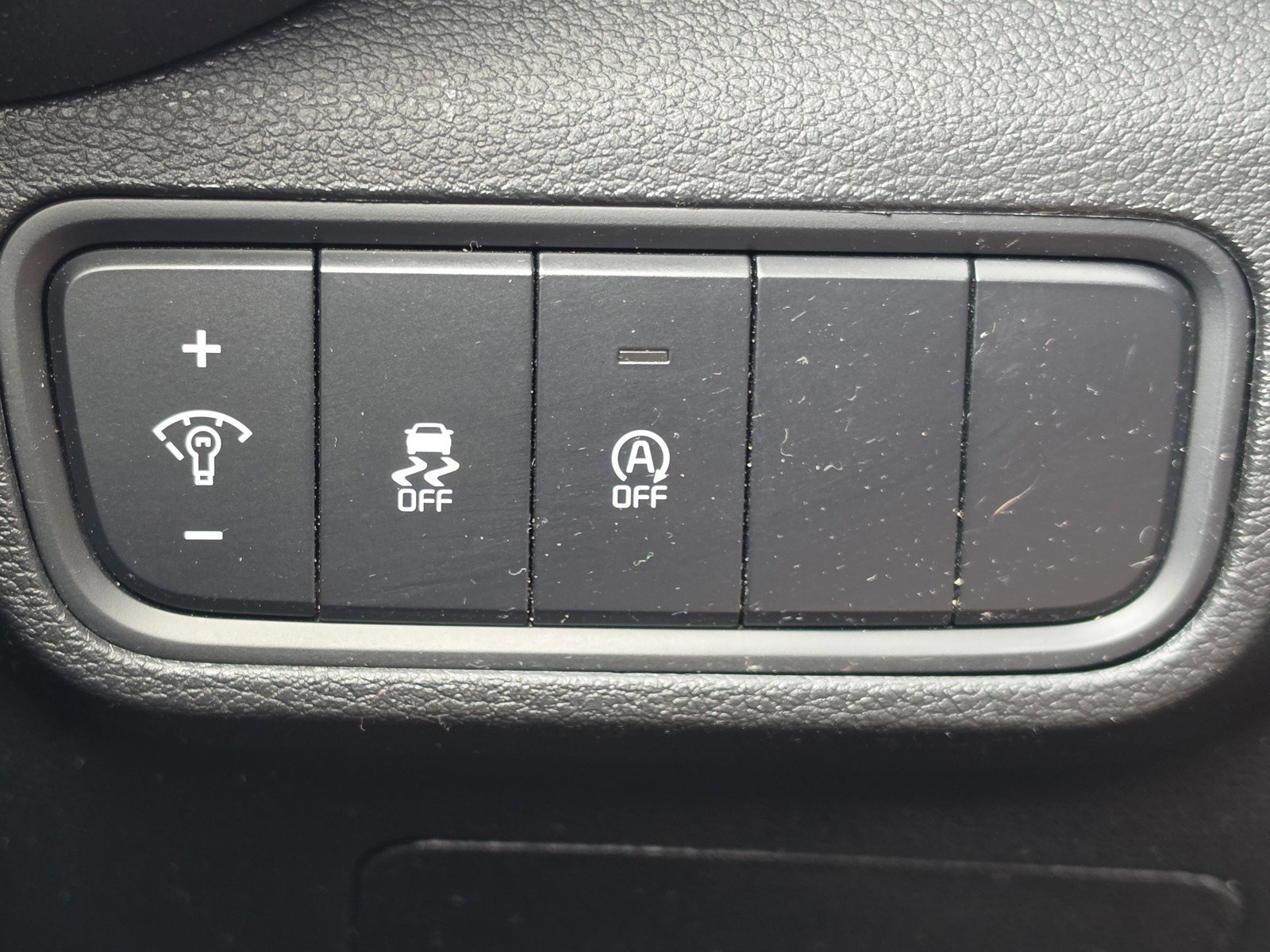 Used 2025 Kia Soul LX FWD image 14