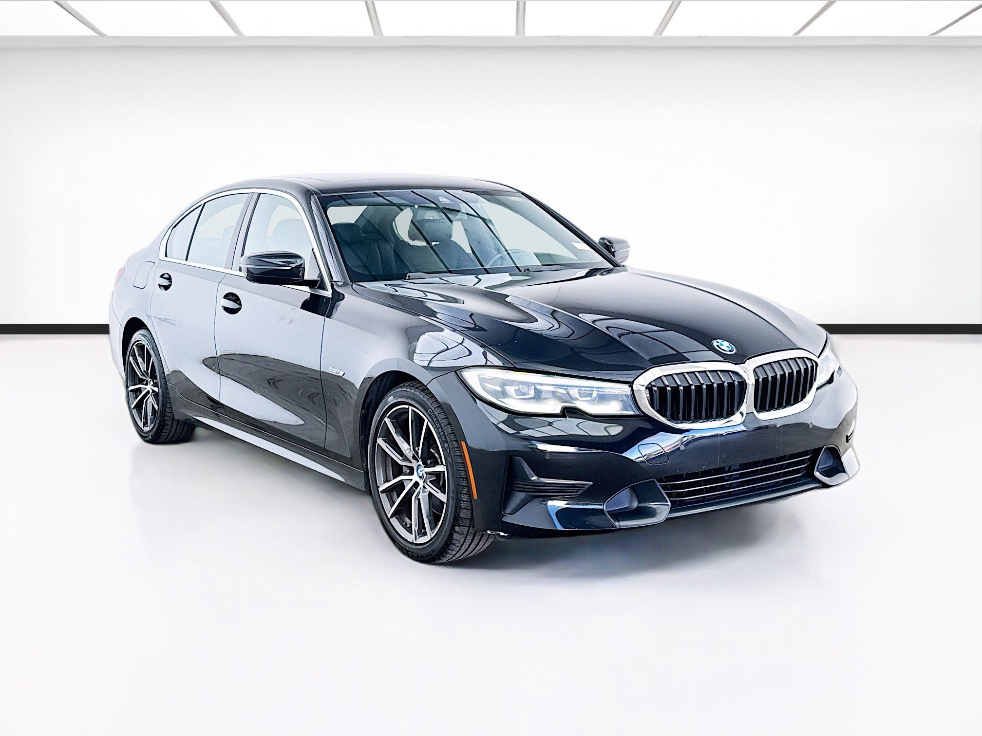 Used 2022 BMW 330e image 3