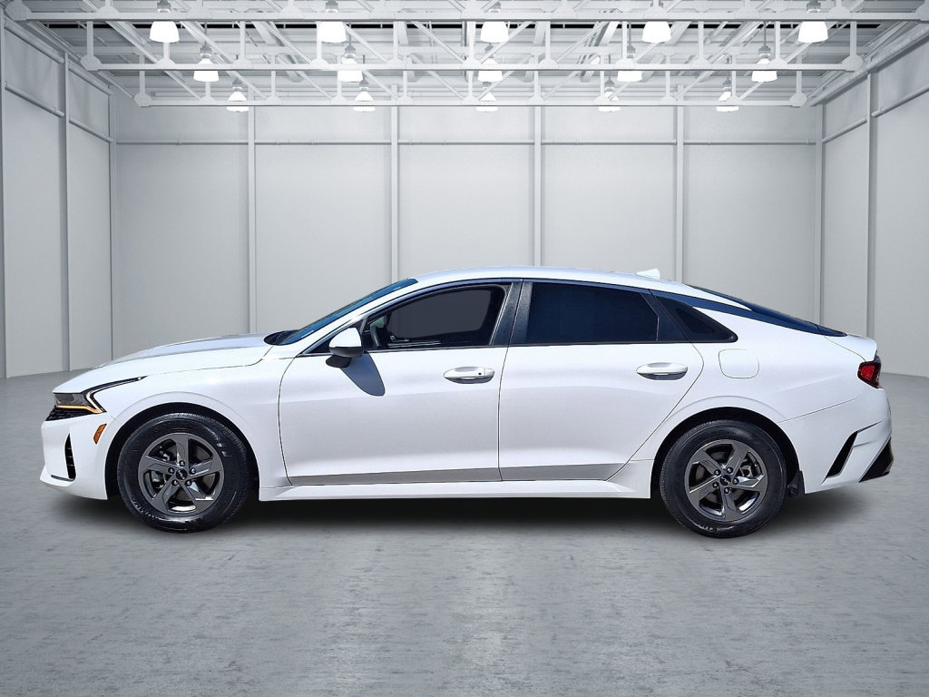 Used 2022 Kia K5 LXS FWD image 2