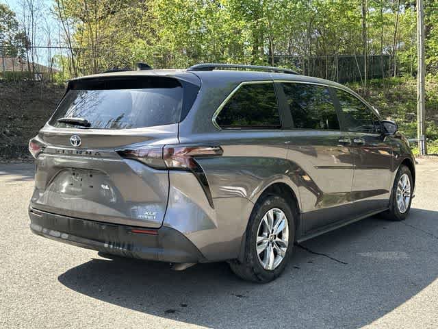 Used 2024 Toyota Sienna XLE w/ XLE Plus Package AWD/4WD image 23