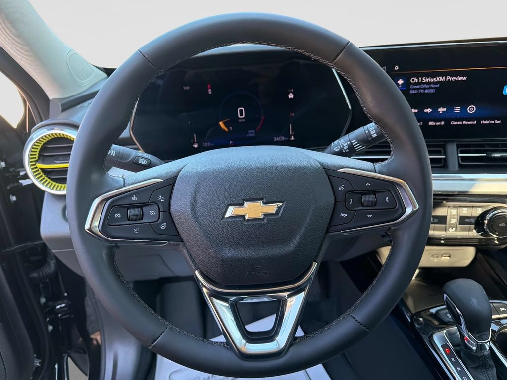 Used 2026 Chevrolet Trax LT w/ Sunroof Package FWD image 31