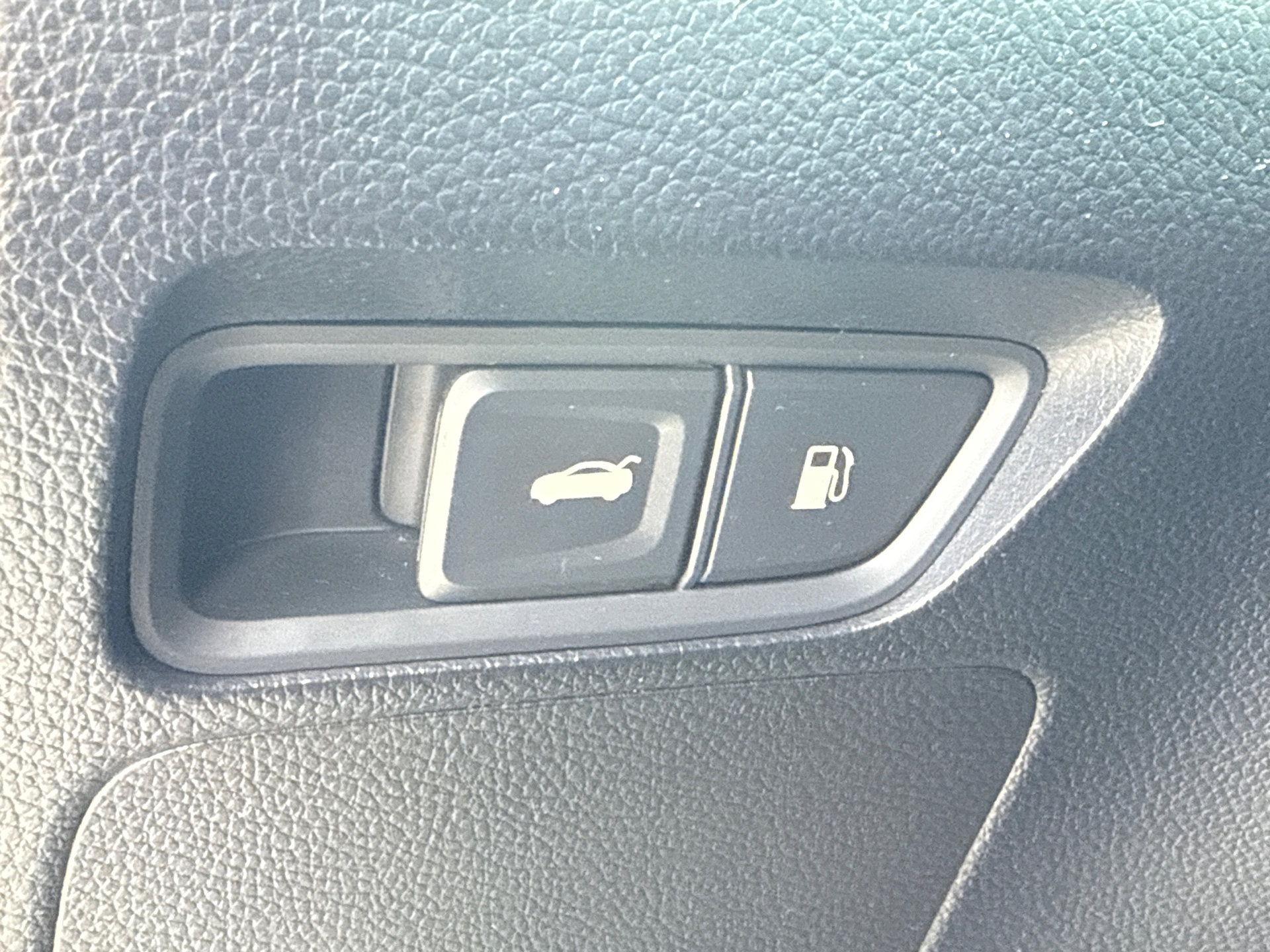 Used 2013 Hyundai Azera w/ Technology Pkg FWD image 24