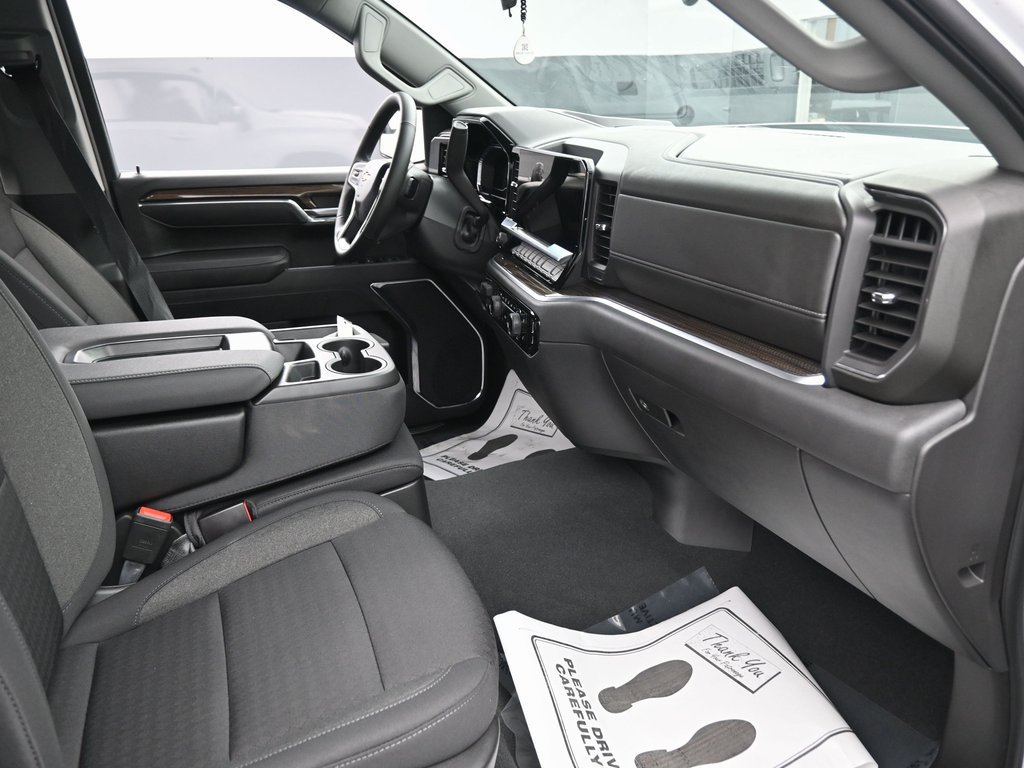 Used 2025 Chevrolet Silverado 1500 LT AWD/4WD image 35
