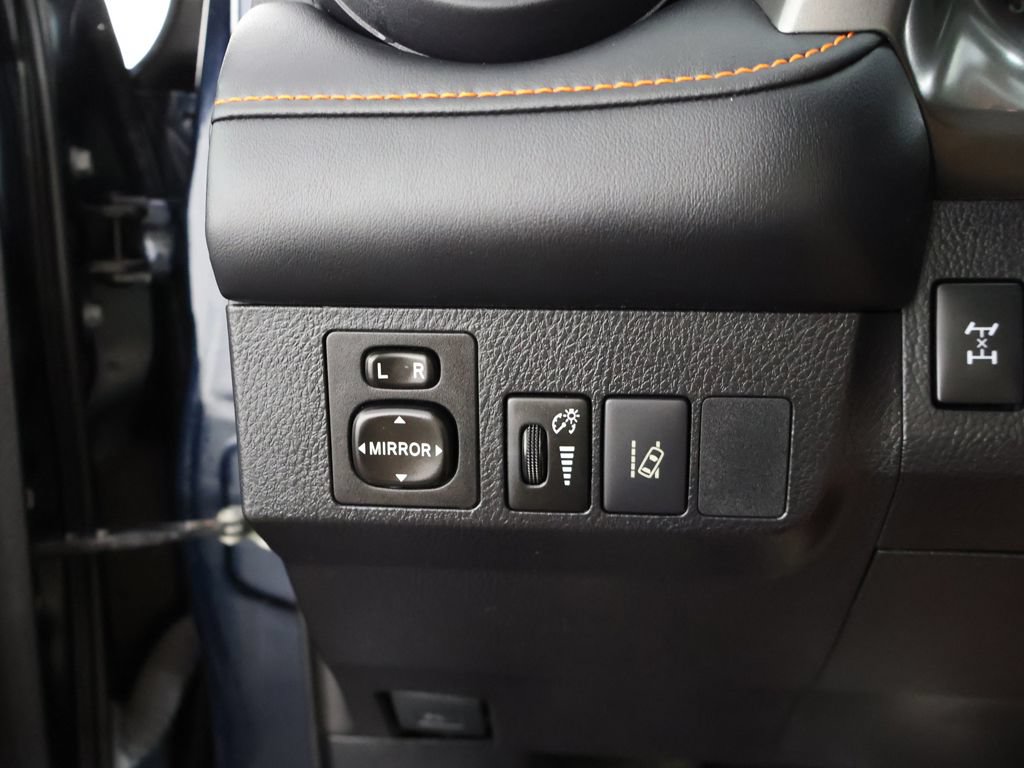 Used 2017 Toyota RAV4 SE AWD/4WD image 39