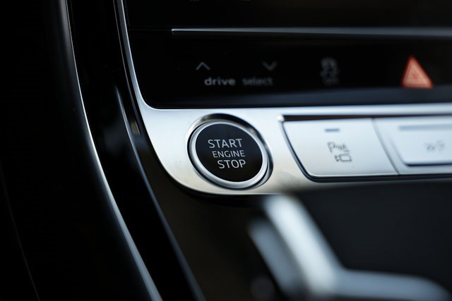 New 2025 Audi A8 L 3.0T image 39