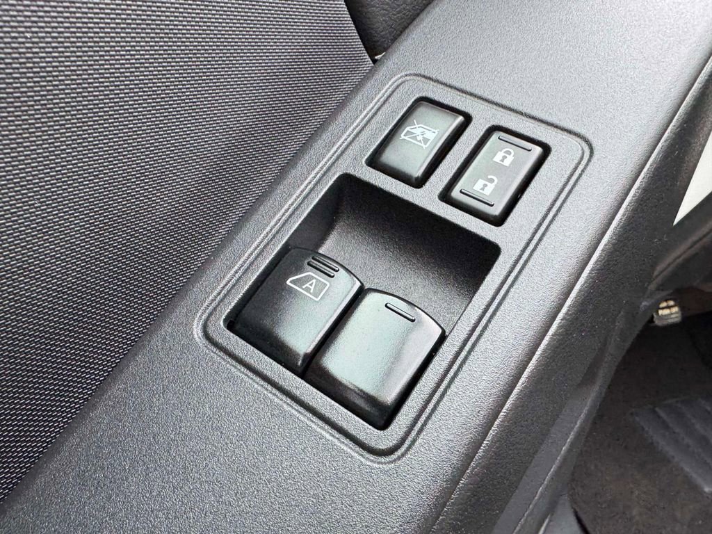 Used 2024 Nissan Frontier S w/ Technology Package image 17