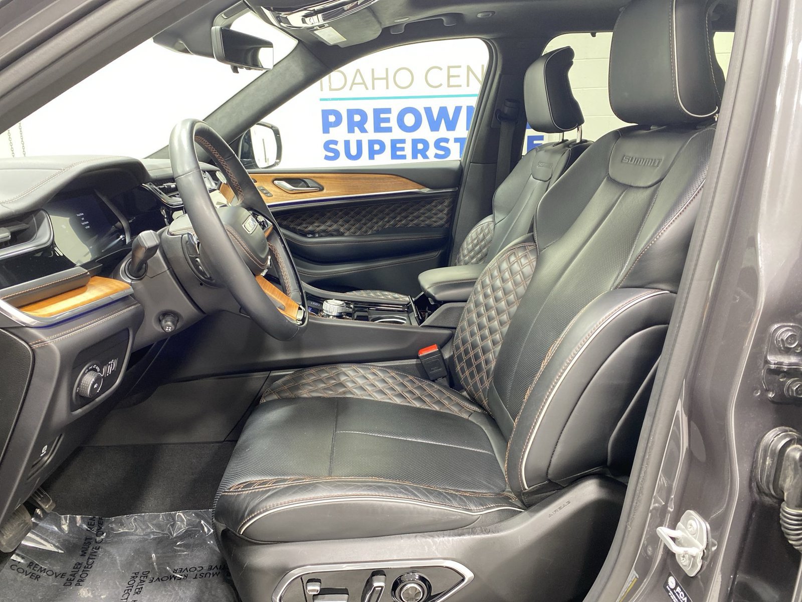 Used 2024 Jeep Grand Cherokee Summit AWD/4WD image 11