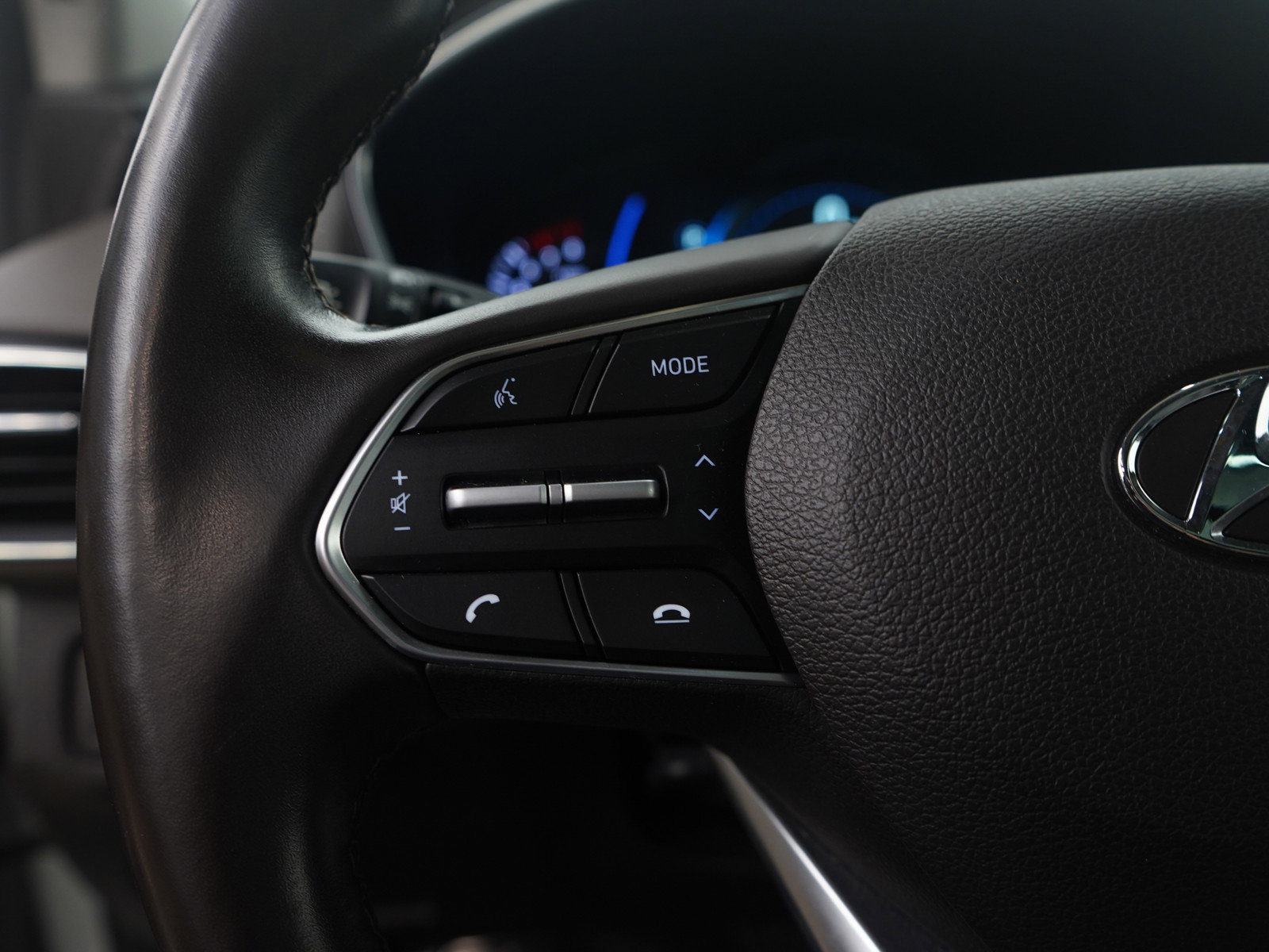 Used 2020 Hyundai Santa Fe Limited image 31