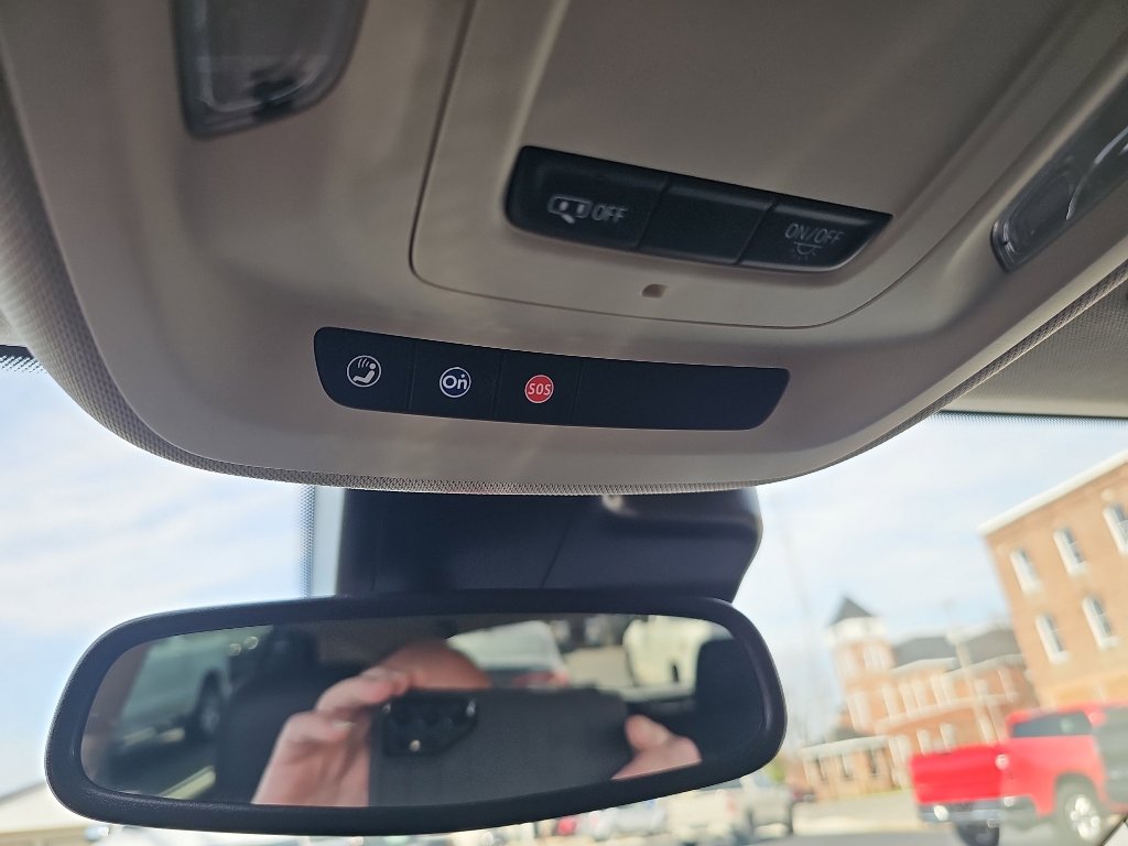 Used 2023 Buick Envision Essence image 12