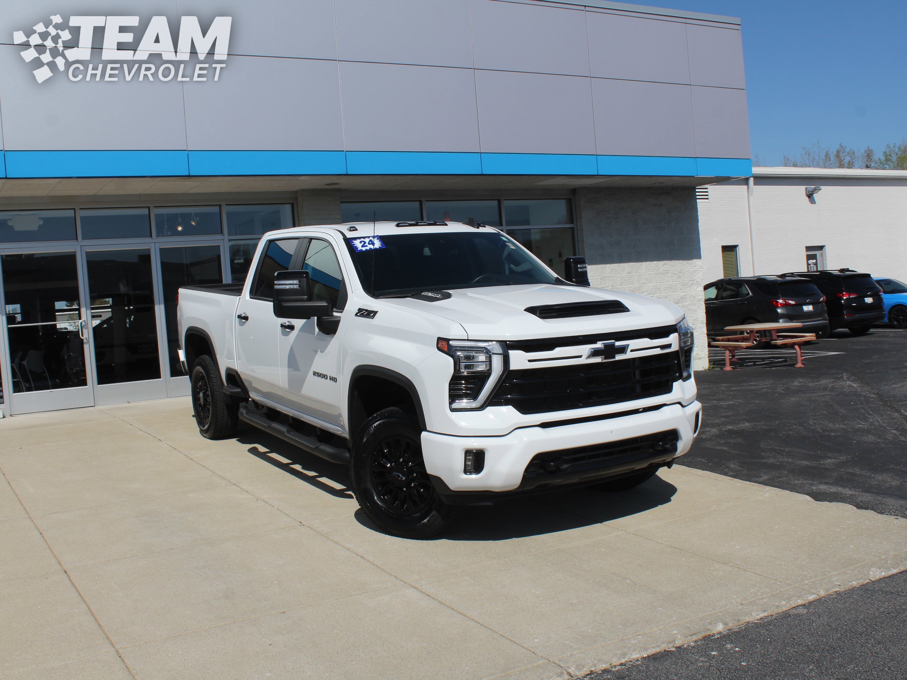 Used 2024 Chevrolet Silverado 2500 LT w/ Z71 Sport Edition AWD/4WD image 2