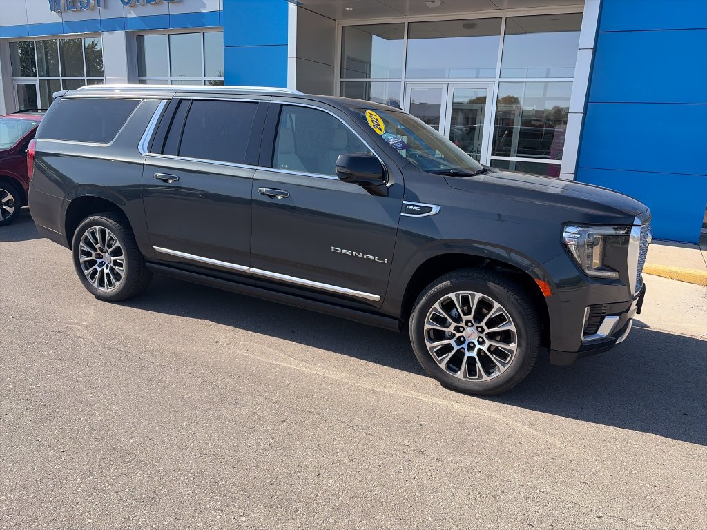 Used 2021 GMC Yukon XL Denali w/ Denali Premium Package