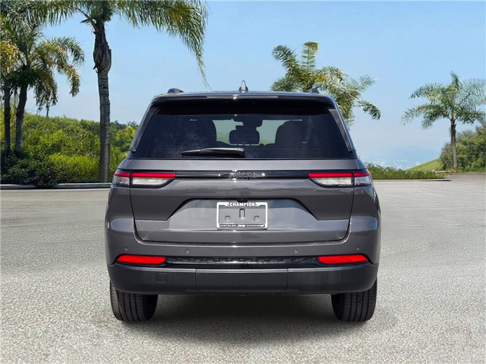 Certified 2025 Jeep Grand Cherokee Altitude RWD image 5