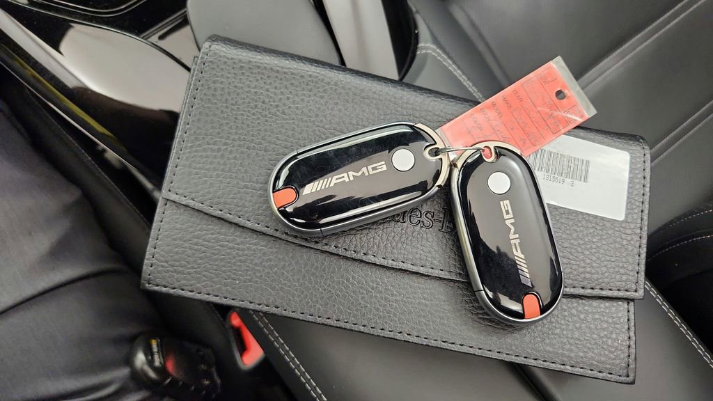 Used 2023 Mercedes-Benz SL 63 AMG 4MATIC image 34