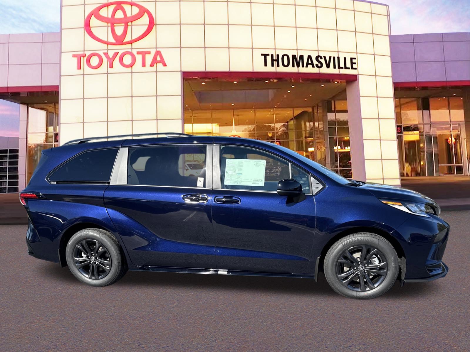 New 2026 Toyota Sienna XSE AWD/4WD image 4