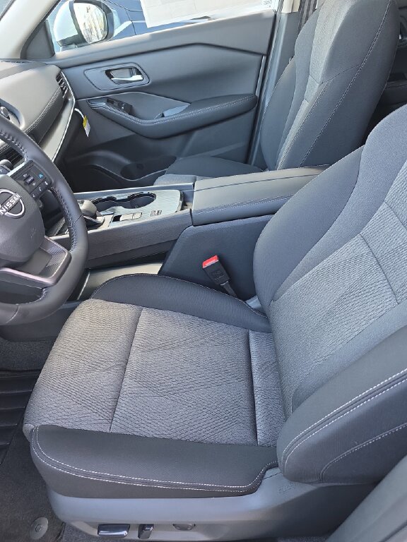 New 2026 Nissan Rogue SV FWD image 5