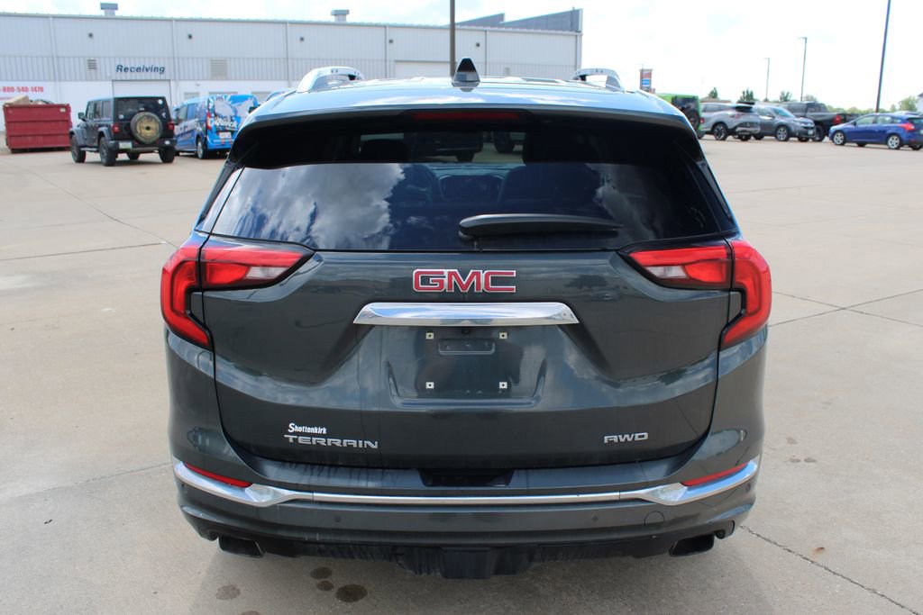 Used 2018 GMC Terrain Denali w/ GMC Pro Grade Package AWD/4WD image 15