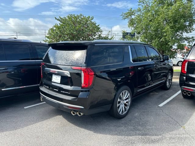 Used 2023 GMC Yukon XL Denali w/ Denali Reserve Package AWD/4WD image 4