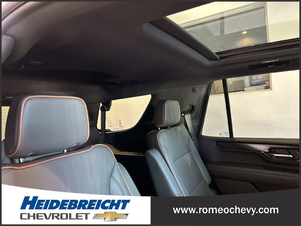 Used 2025 GMC Yukon AT4 w/ AT4 Premium Plus Package AWD/4WD image 35