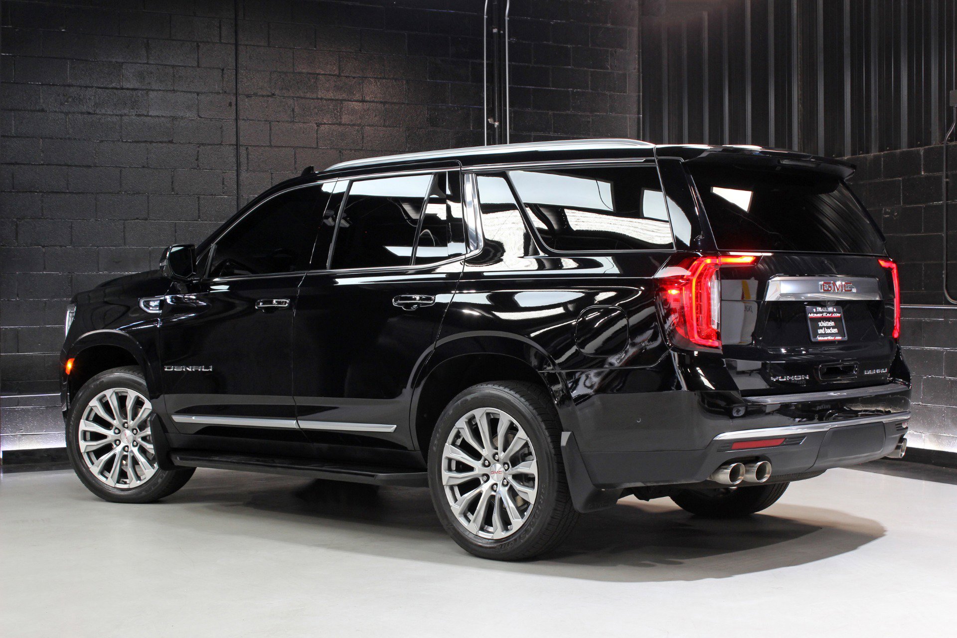Used 2023 GMC Yukon Denali w/ Advanced Technology Package image 7