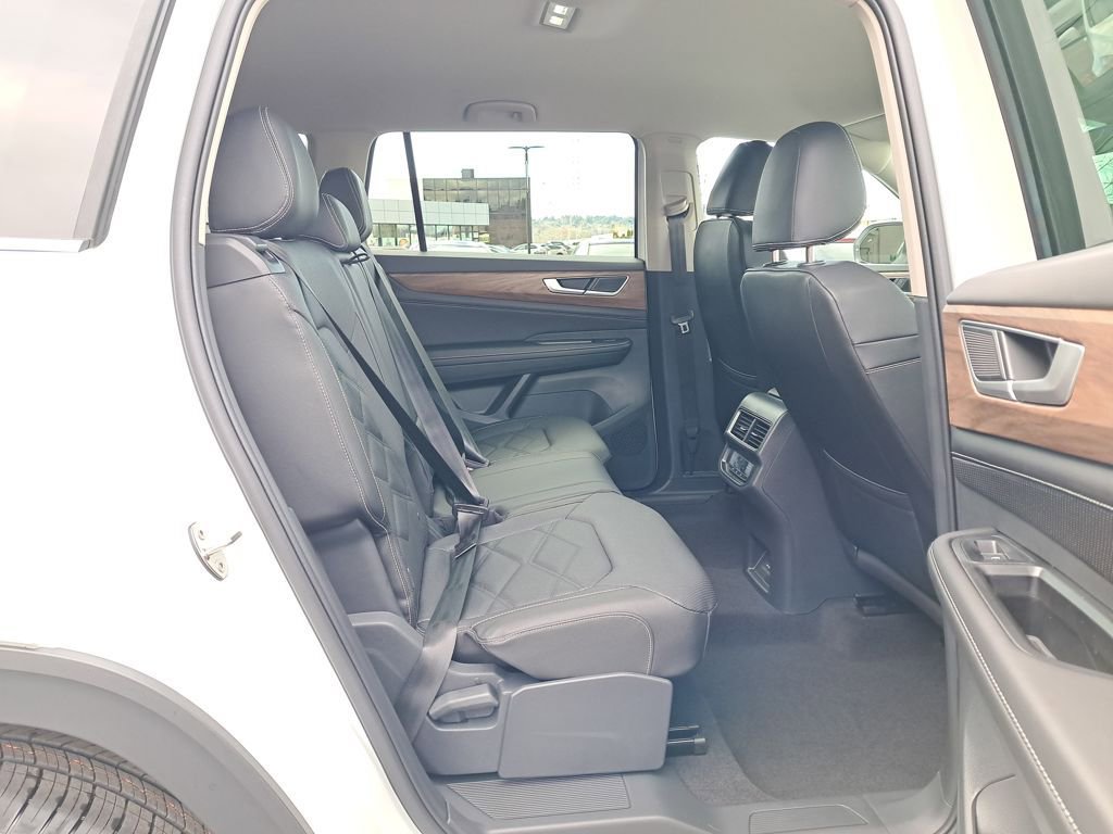 New 2026 Volkswagen Atlas SE image 15